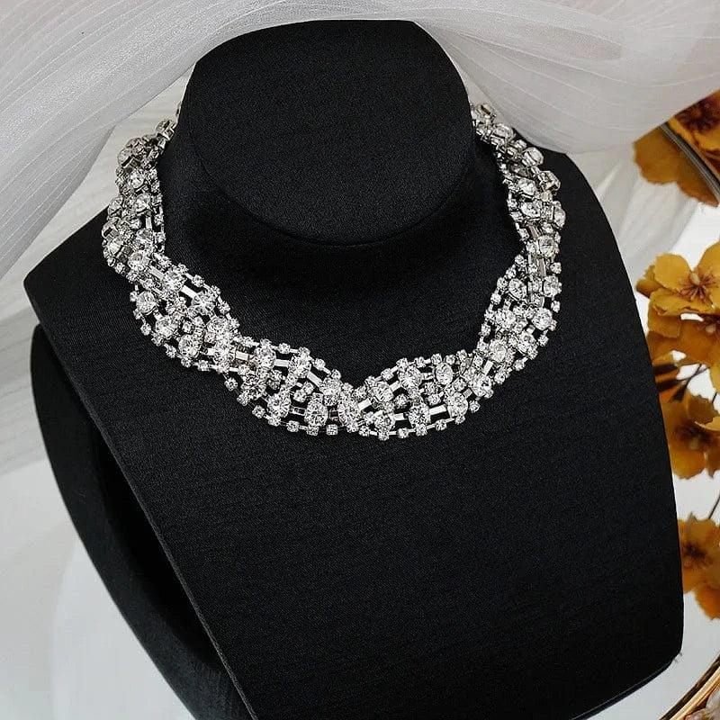 Hoyon Fashion Full Rhinestone Choker Necklaces for Women Geometric Crystal Necklaces Statement Jewelry Party Gifts