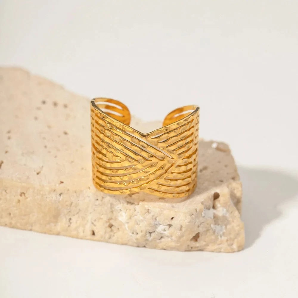 Ins Style / Gold New Arrival 18K Gold Plated Snake Shape Adjustable Micro Cz Diamond Stainless Steel Opening Ring For Women