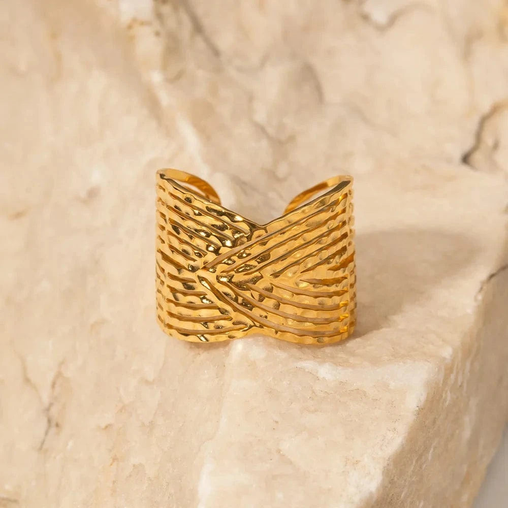 Ins Style / Gold New Arrival 18K Gold Plated Snake Shape Adjustable Micro Cz Diamond Stainless Steel Opening Ring For Women