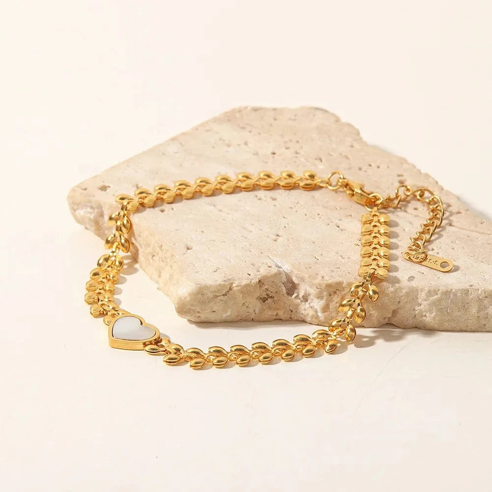 Ins Style / Gold New Fashion Stainless Steel 18K Gold Plated Jewelry Gift Waterproof White Shell Heart Pendant Bracelet For Women