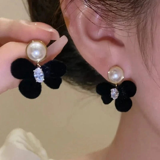 Korean Fashion Black Butterfly Earrings 2024 New Diamond Pearl Earrings Light Luxury Pendant Earrings For Women Jewelry