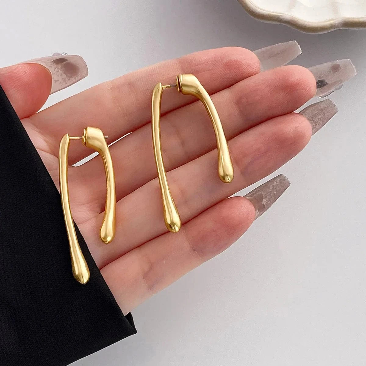 Korean Gold Metal Retro Flower Earrings for Women Flower Geometric Twisted Drop Earrings Hoop Earrings Fashion Jewelry Gifts