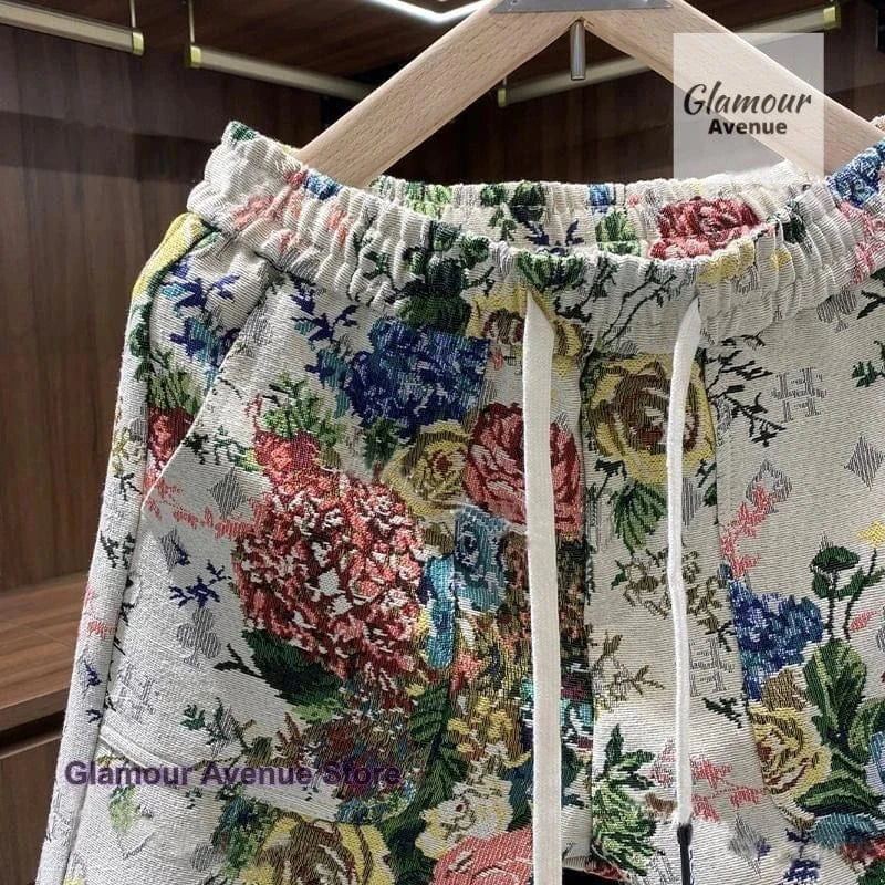Korean retro painted rose flower shorts women's summer new fashion personalized beach pants fashion printed casual pants.