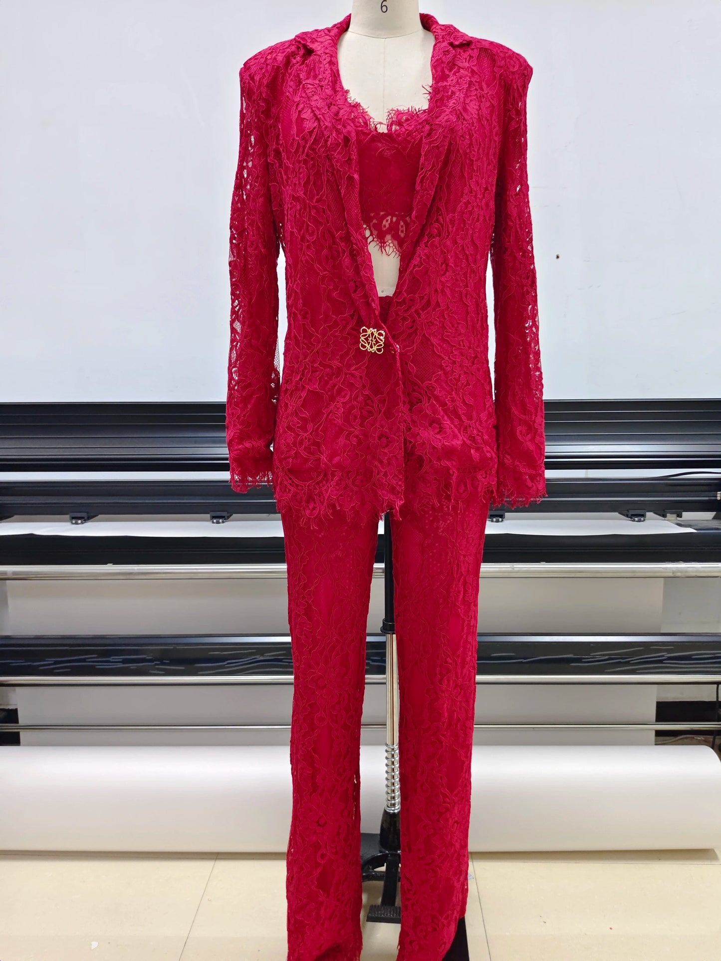 L / KLYF1034 Red Ocstrade 2024 Spring Fashion Women Suits Set Blazer Lace Transparent Sexy Crop Top Single Breast Blazer Three Pieces Suit