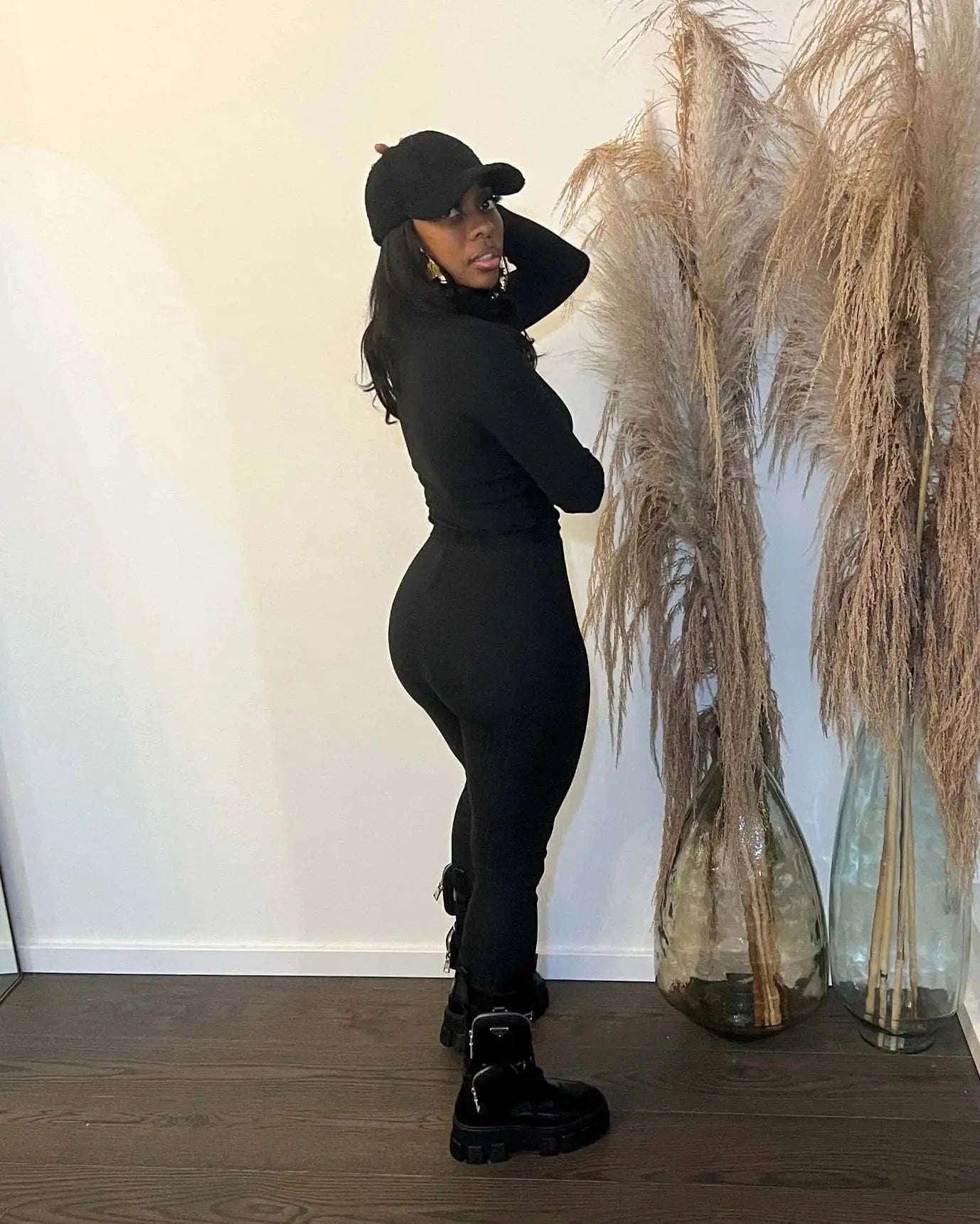 Liu Ming Autumn Winter Wholesale 2024 Fashion Women Casual 2 Piece Set Ribbed Solid O Neck Long Sleeve Crop Top Pants Tracksuit