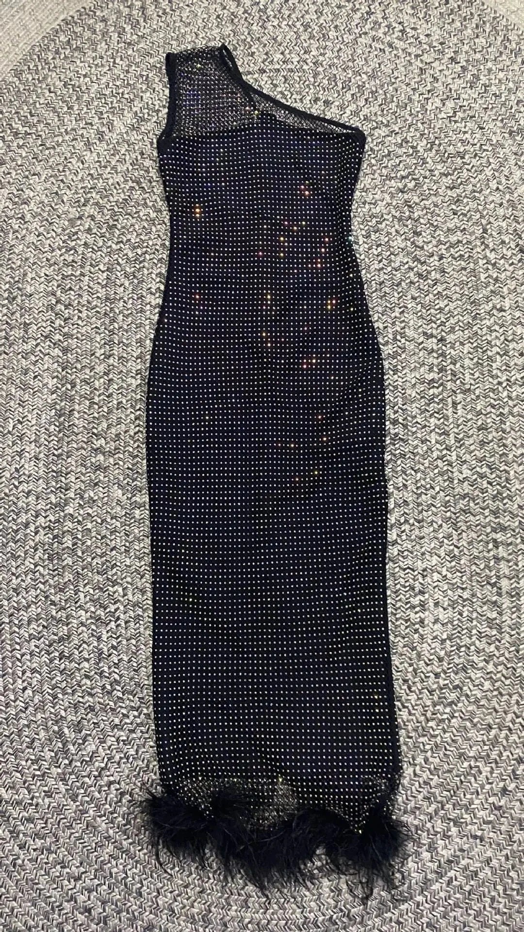 Liu Ming High End Luxury 2024 Trending Women Elegant Shining Rhinestone Birthday Party Feathers Evening Bodycon Maxi Dress