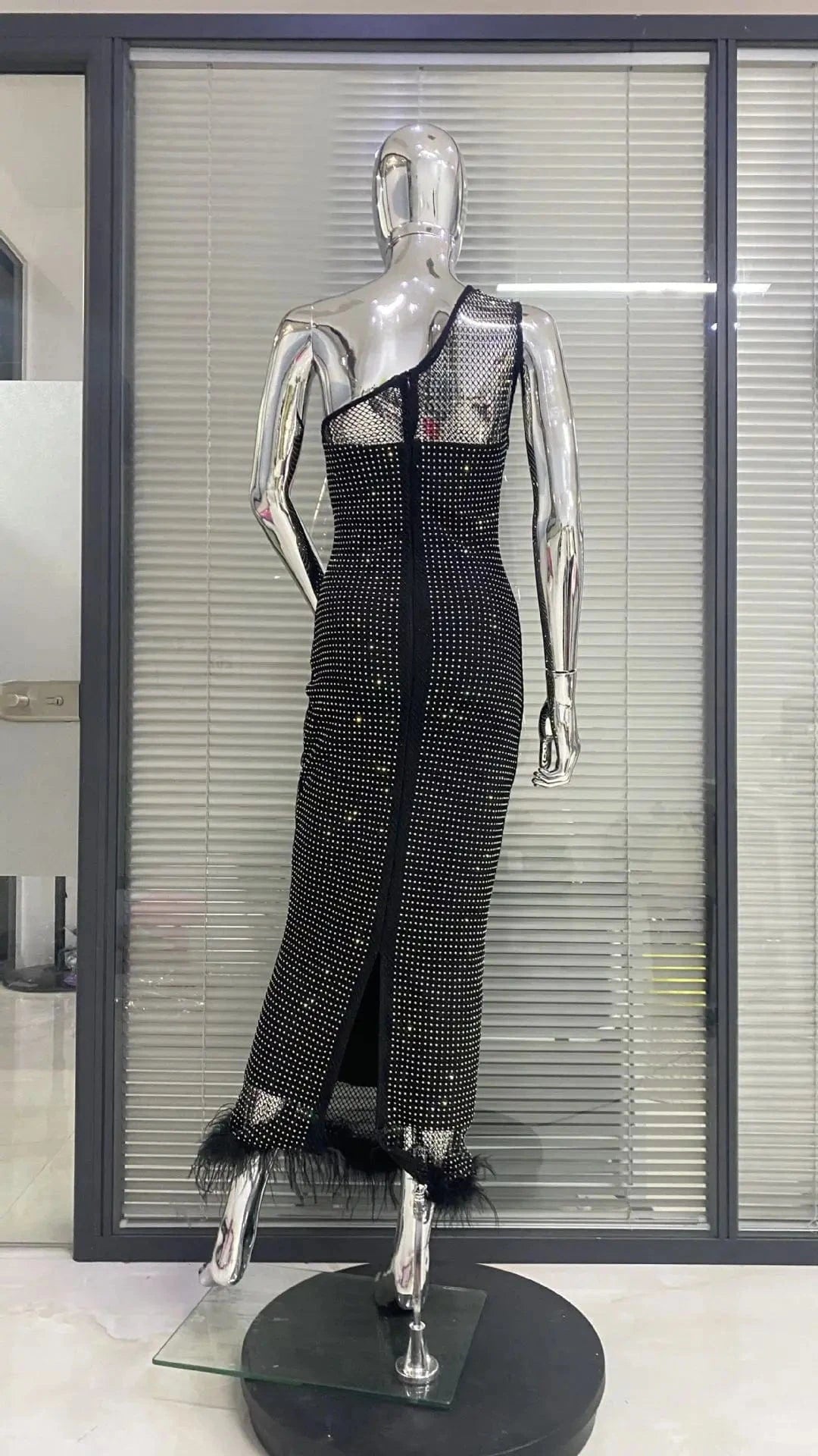 Liu Ming High End Luxury 2024 Trending Women Elegant Shining Rhinestone Birthday Party Feathers Evening Bodycon Maxi Dress