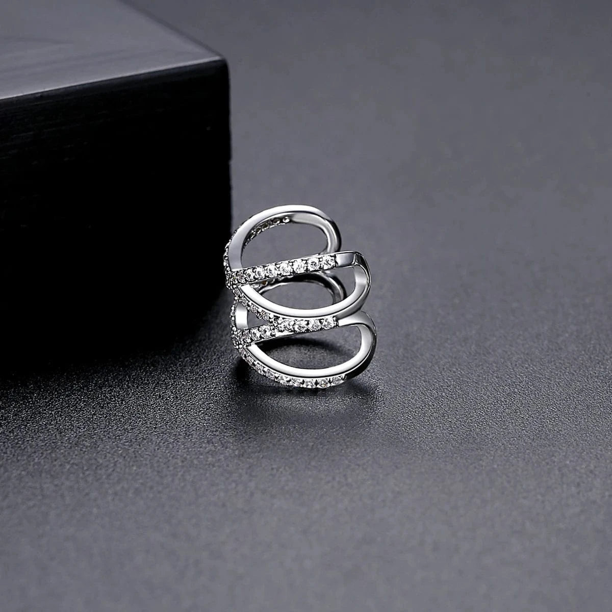 LUOTEEMI Korea Woman Woven Lady Earing Fashion Accessory C Shape Brass Earring Charm