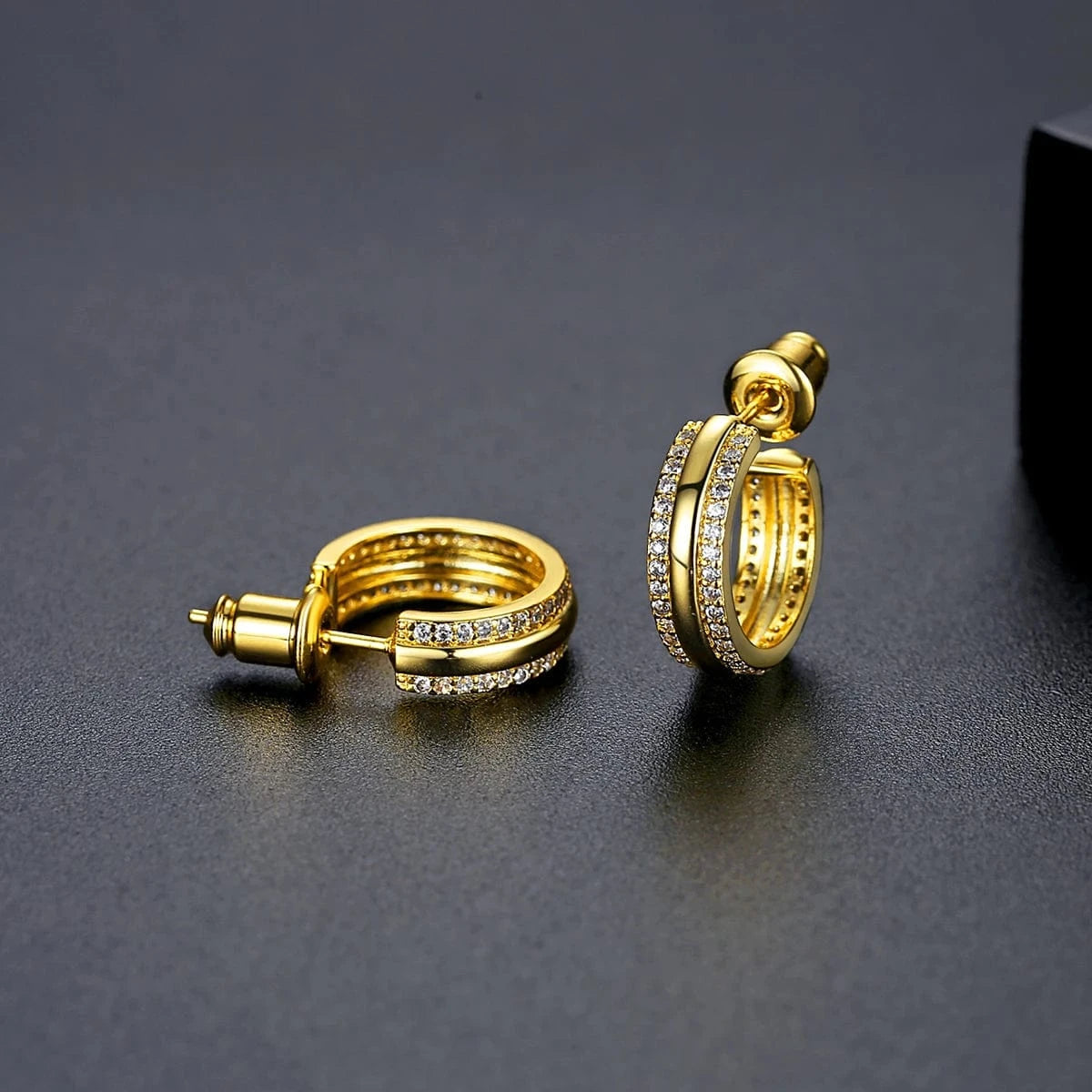 LUOTEEMI New Designer Brand Woman Earing Charm Korea Thin Hoop Classy Mini Claw Bright Earring Fashion