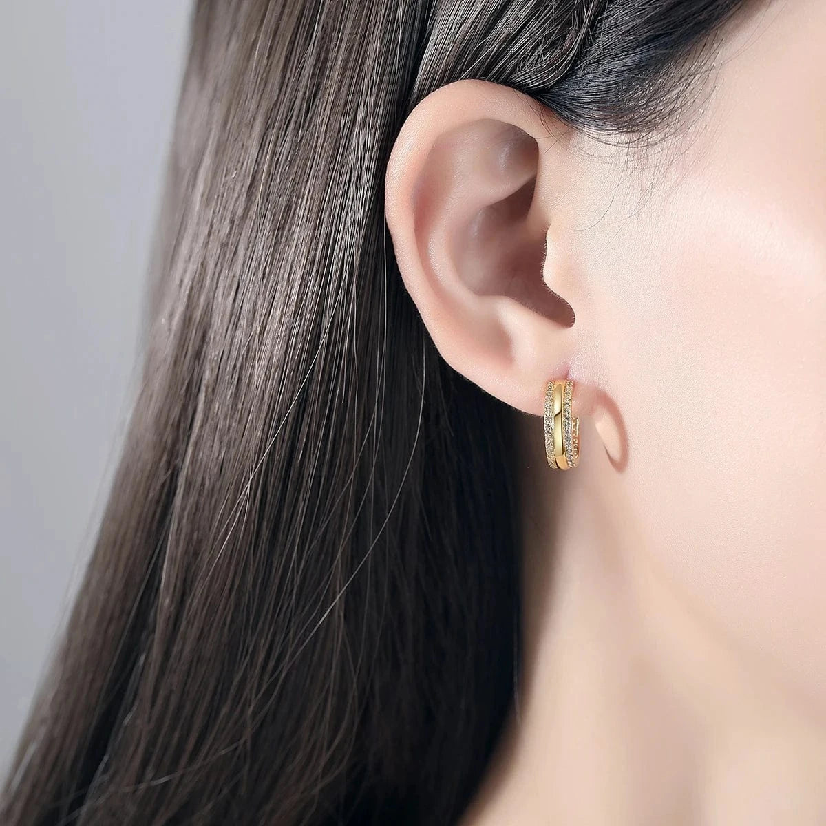 LUOTEEMI New Designer Brand Woman Earing Charm Korea Thin Hoop Classy Mini Claw Bright Earring Fashion