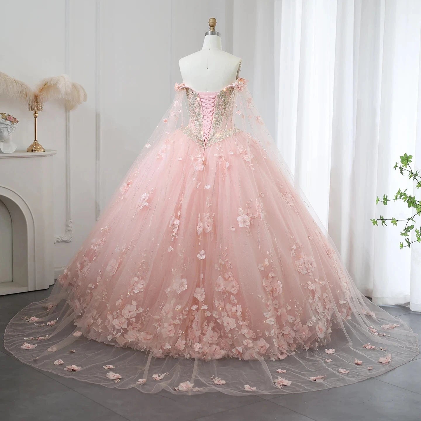 Luxury Ball Gown Emerald Green Prom Quinceanera Dress With Led Light Cape Red 15 Quinceanera Dresses 2024 SZ199-2