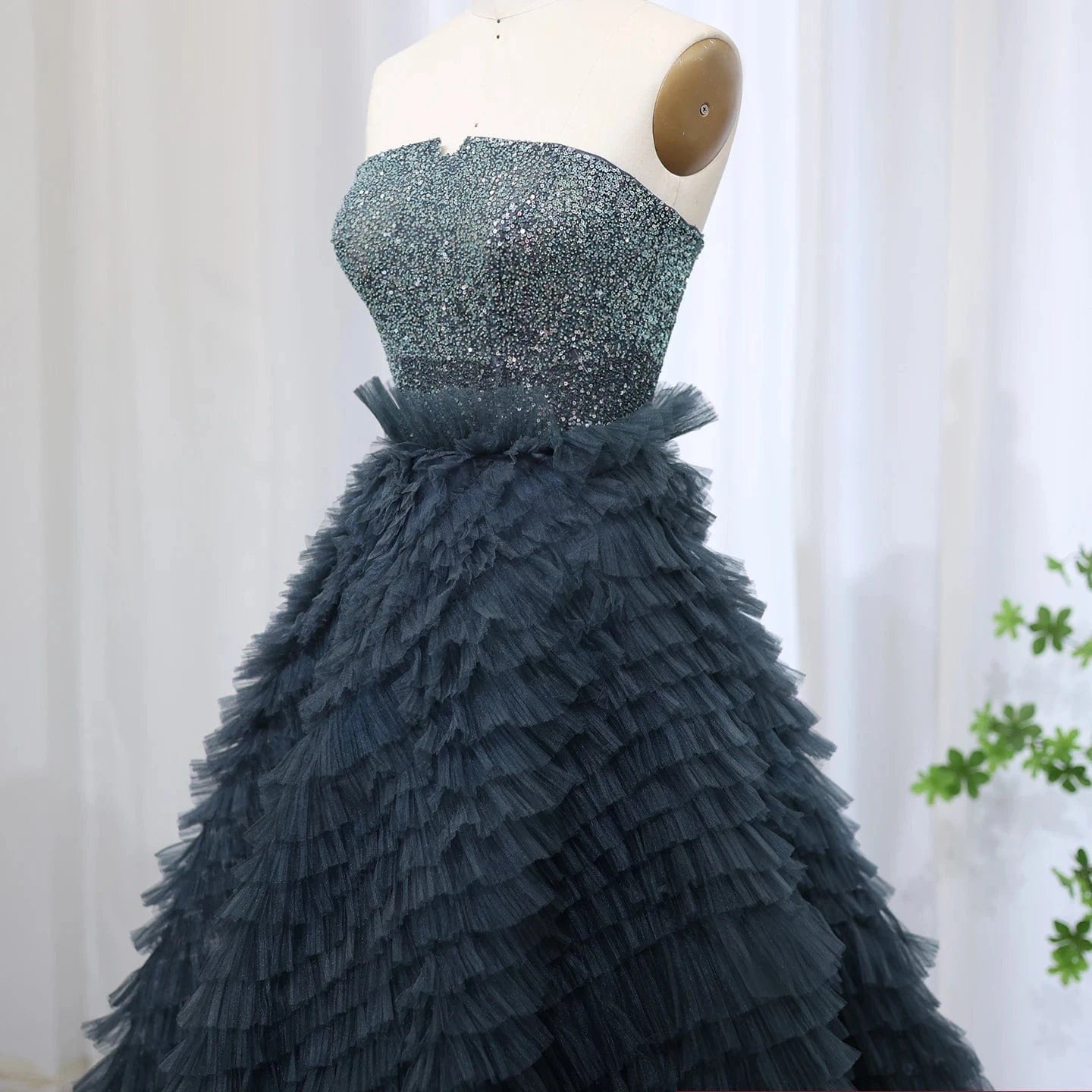 Luxury Beaded Blue Ball Gown Evening Dress 2024 Elegant Strapless Ruffles Sweet Girls Birthday Party Dresses SZ179-2