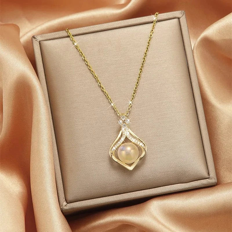 Luxury Shiny Stainless Steel 18k Gold Zircon Heart Butterfly Pendant Necklace Women Boutique Pearl Flower Leaf Necklace for Gift