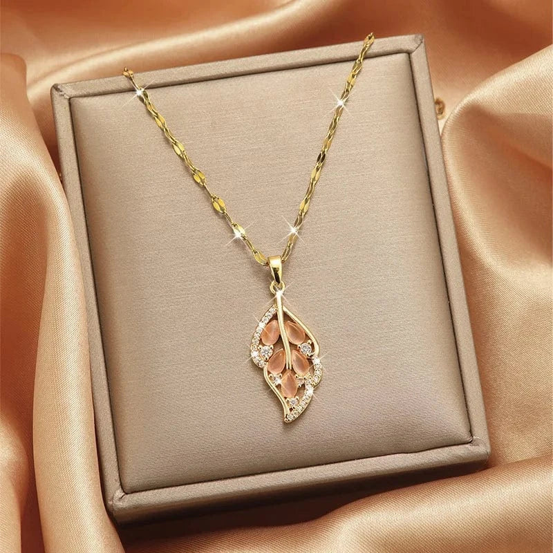 Luxury Shiny Stainless Steel 18k Gold Zircon Heart Butterfly Pendant Necklace Women Boutique Pearl Flower Leaf Necklace for Gift