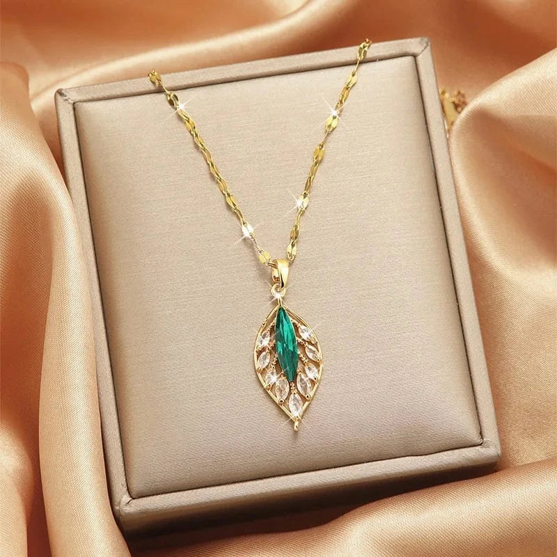 Luxury Shiny Stainless Steel 18k Gold Zircon Heart Butterfly Pendant Necklace Women Boutique Pearl Flower Leaf Necklace for Gift