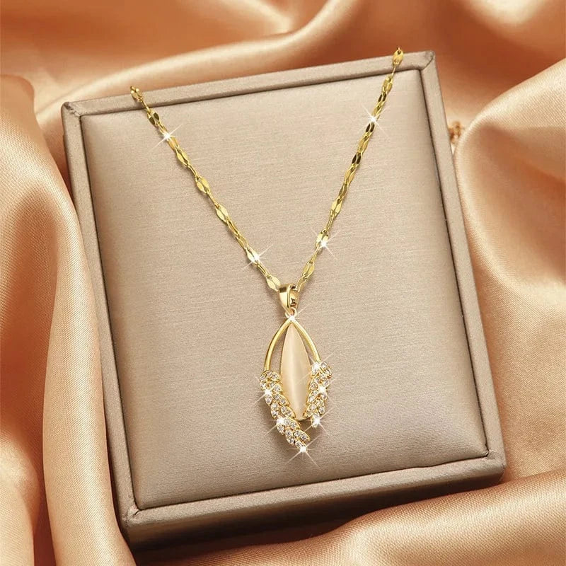 Luxury Shiny Stainless Steel 18k Gold Zircon Heart Butterfly Pendant Necklace Women Boutique Pearl Flower Leaf Necklace for Gift