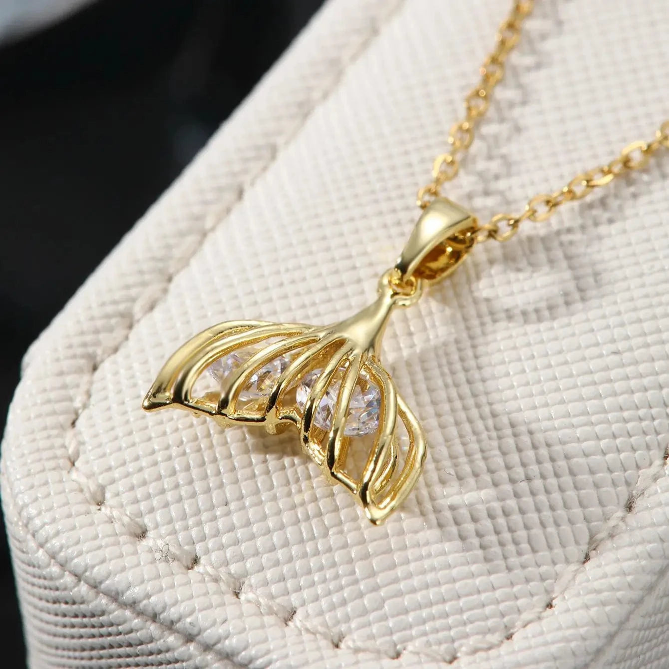 Luxury Shiny Stainless Steel 18k Gold Zircon Heart Butterfly Pendant Necklace Women Boutique Pearl Flower Leaf Necklace for Gift