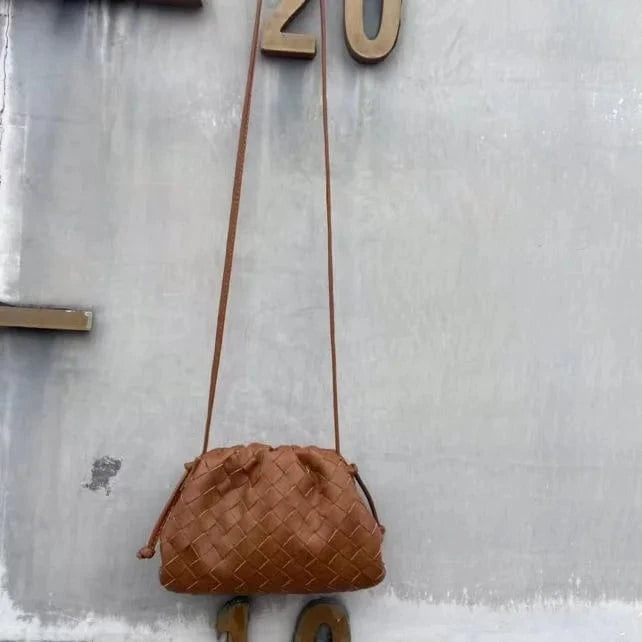 M / brown Trend 2024  Lightweight Woven Purses Clutch Designer Handbags Collection Ladies Luxury Bags Top Quality Dumpling Cloud Bag Jodie