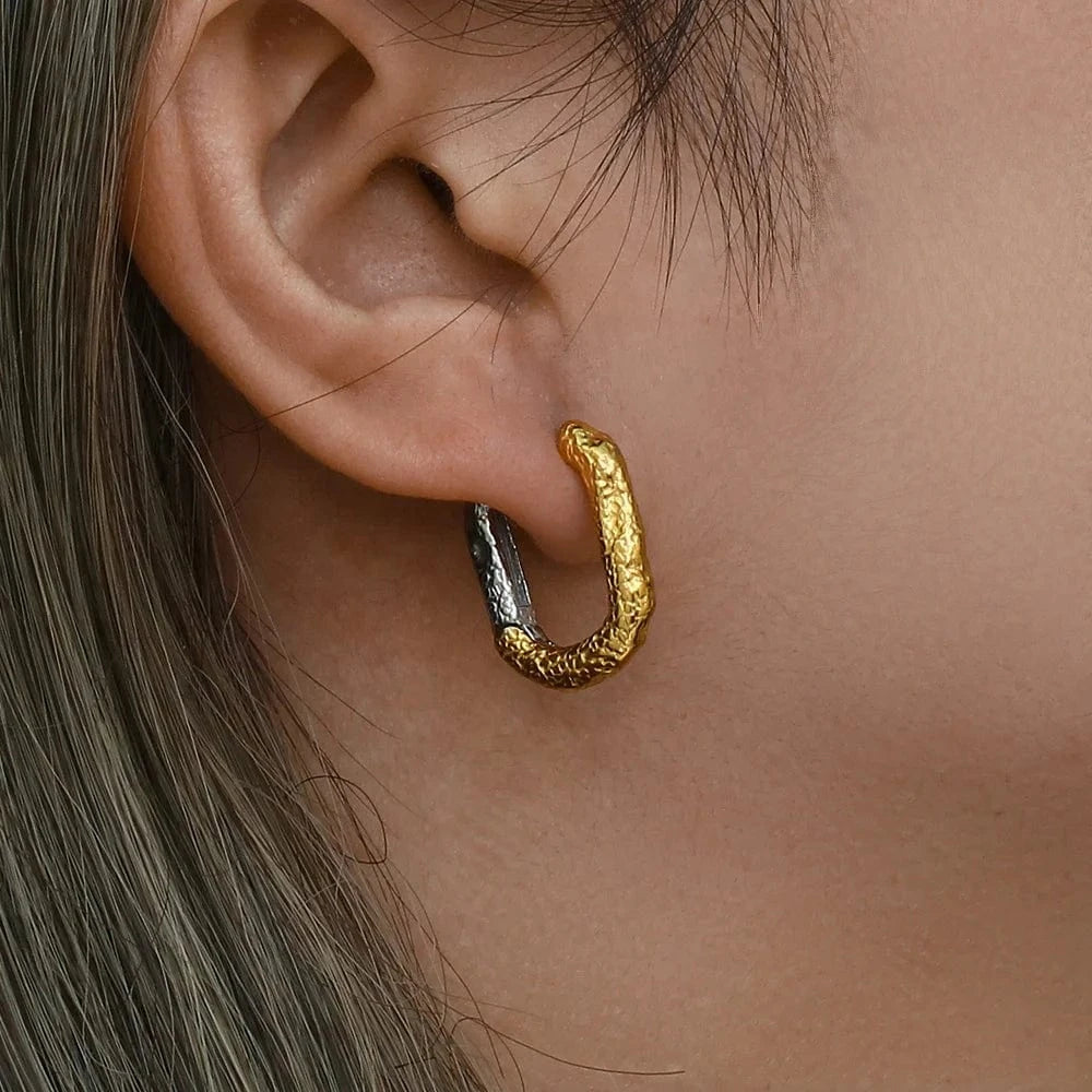 Matte Engraved Texture Stainless Steel Gold Plated U Shape Huggie Hoop Earrings 18k Gold Plated Jewelry