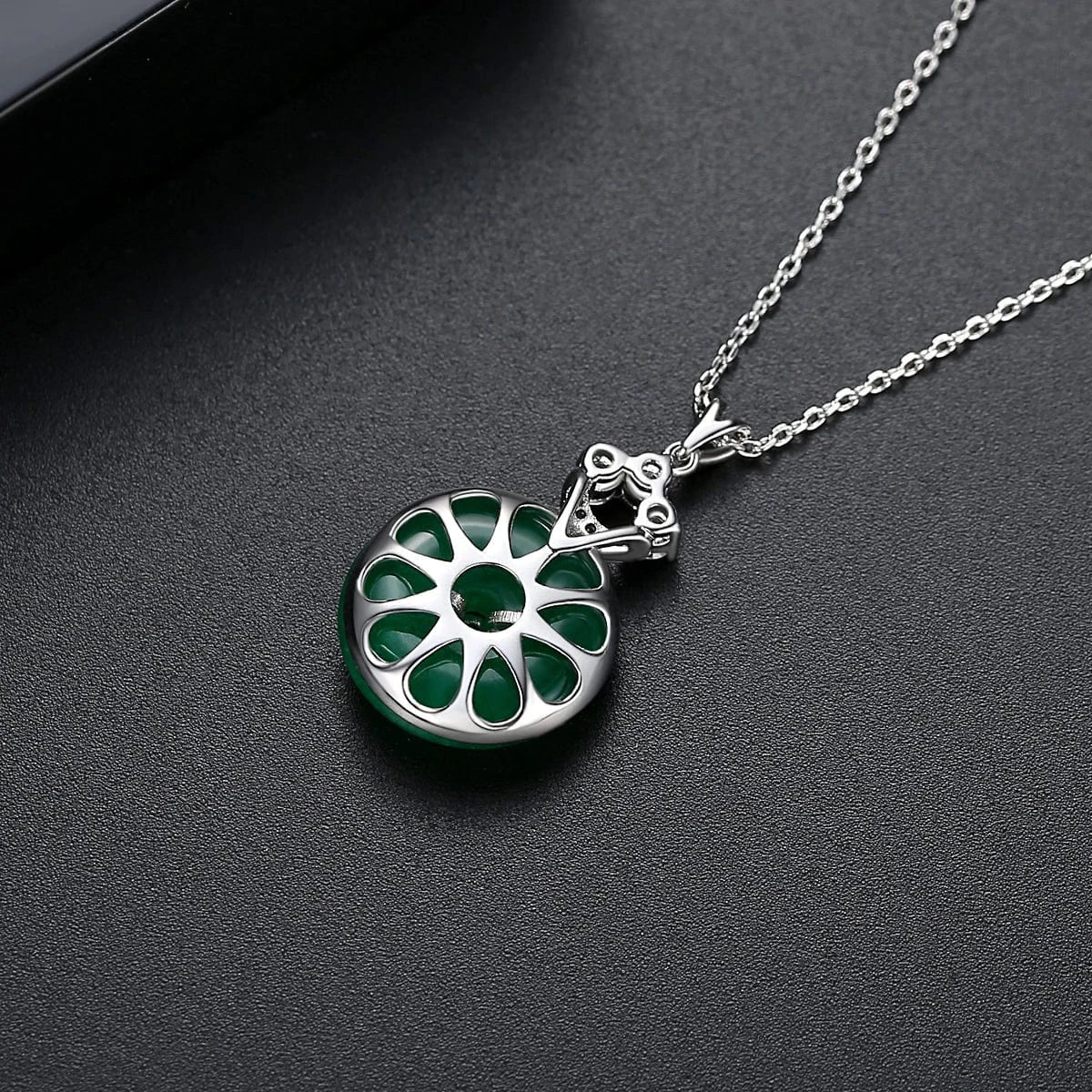 N19033006 LUOTEEMI Jade Necklace Jewelry Brass Link Cage Round Flower Zircon with Green Jade Pendant Necklace