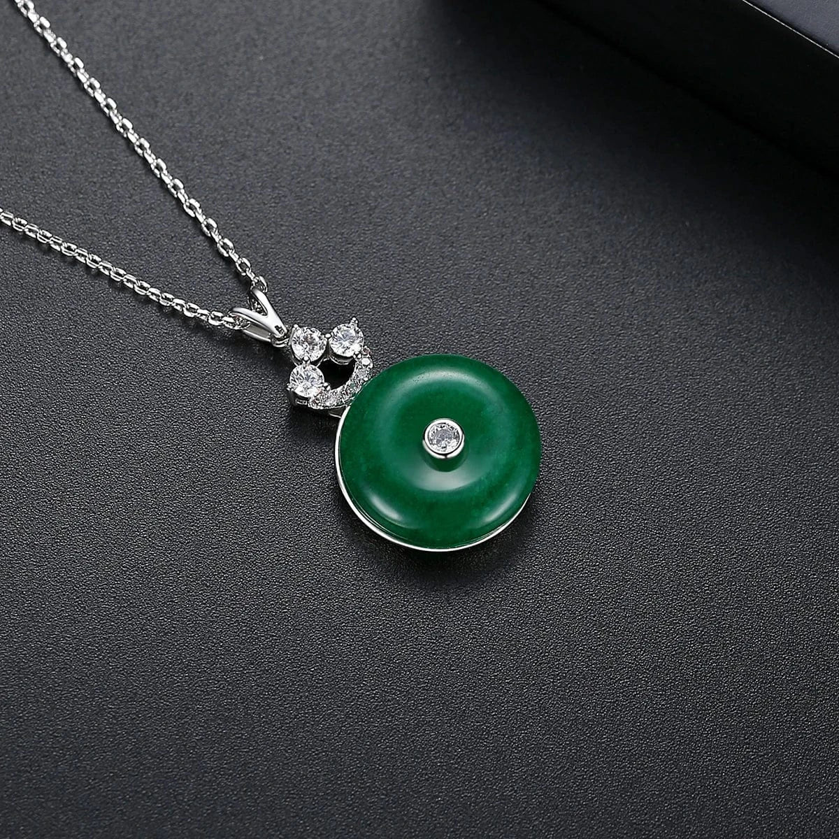 N19033006 LUOTEEMI Jade Necklace Jewelry Brass Link Cage Round Flower Zircon with Green Jade Pendant Necklace