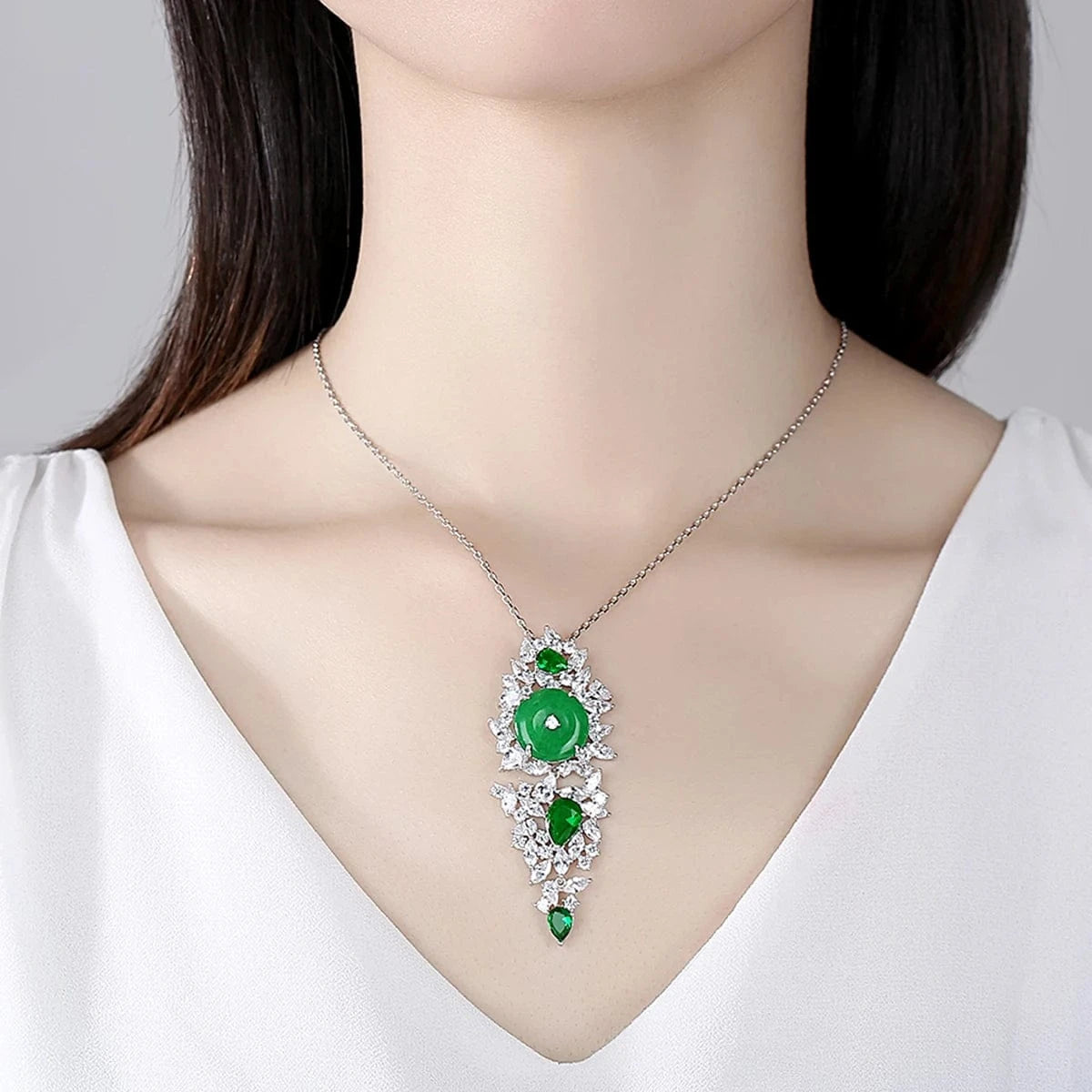 N19062832 LUOTEEMI High Quality Emerald Jard Pendant Necklaces Green Gemstone Setting Whistle Shape for Women Wholesale