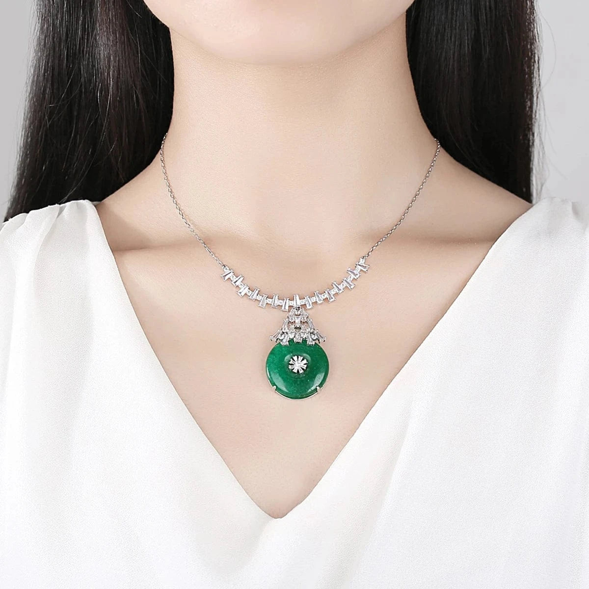 N19062843 LUOTEEMI Green Round Jard Pure Stone Necklace Brass Chain Pendant Necklace for Women GIfts Wholesale