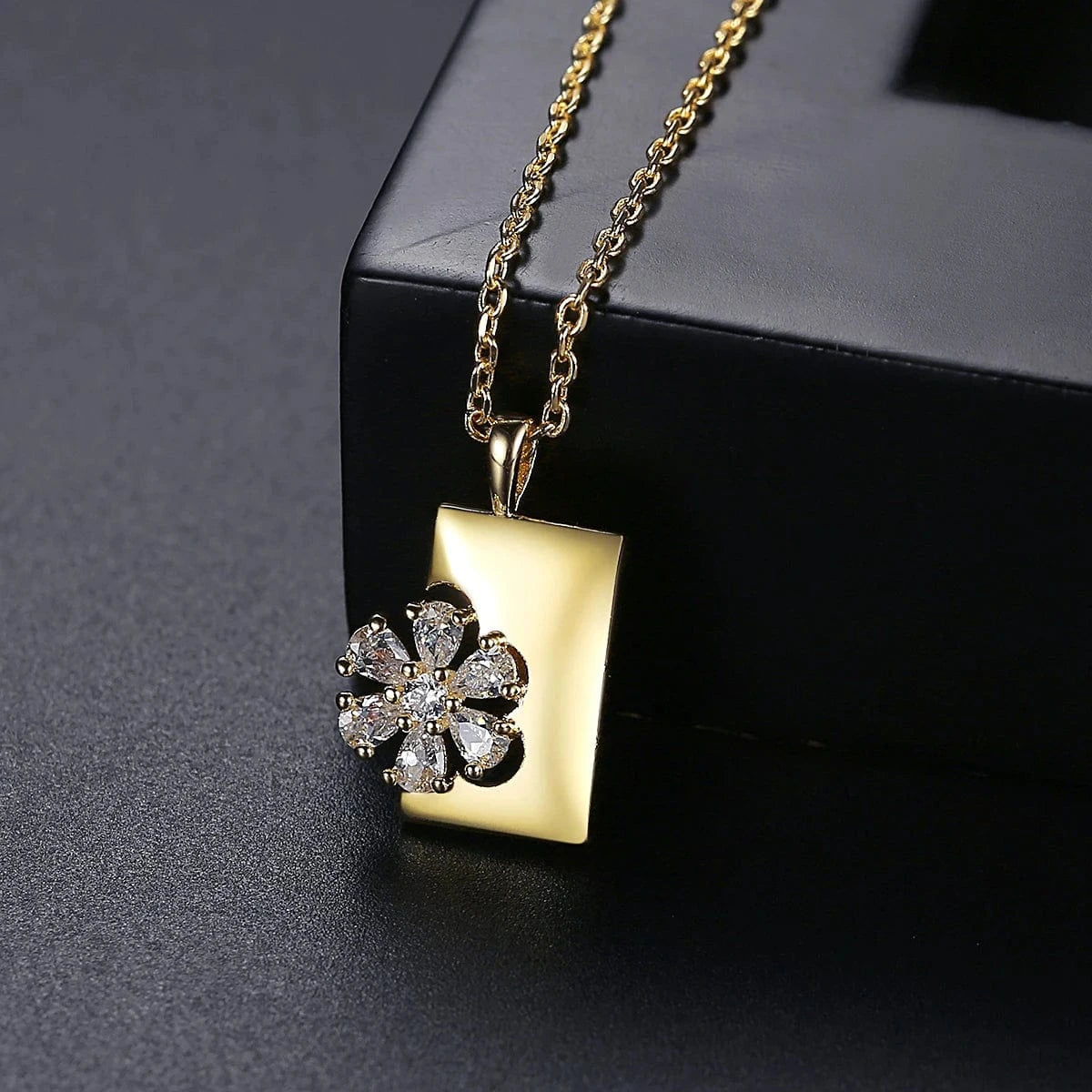 N20030312 LUOTEEMI Factory Directly Wholesale Women Flower Necklace 2022 Cubic Zirconia Pendants Necklaces