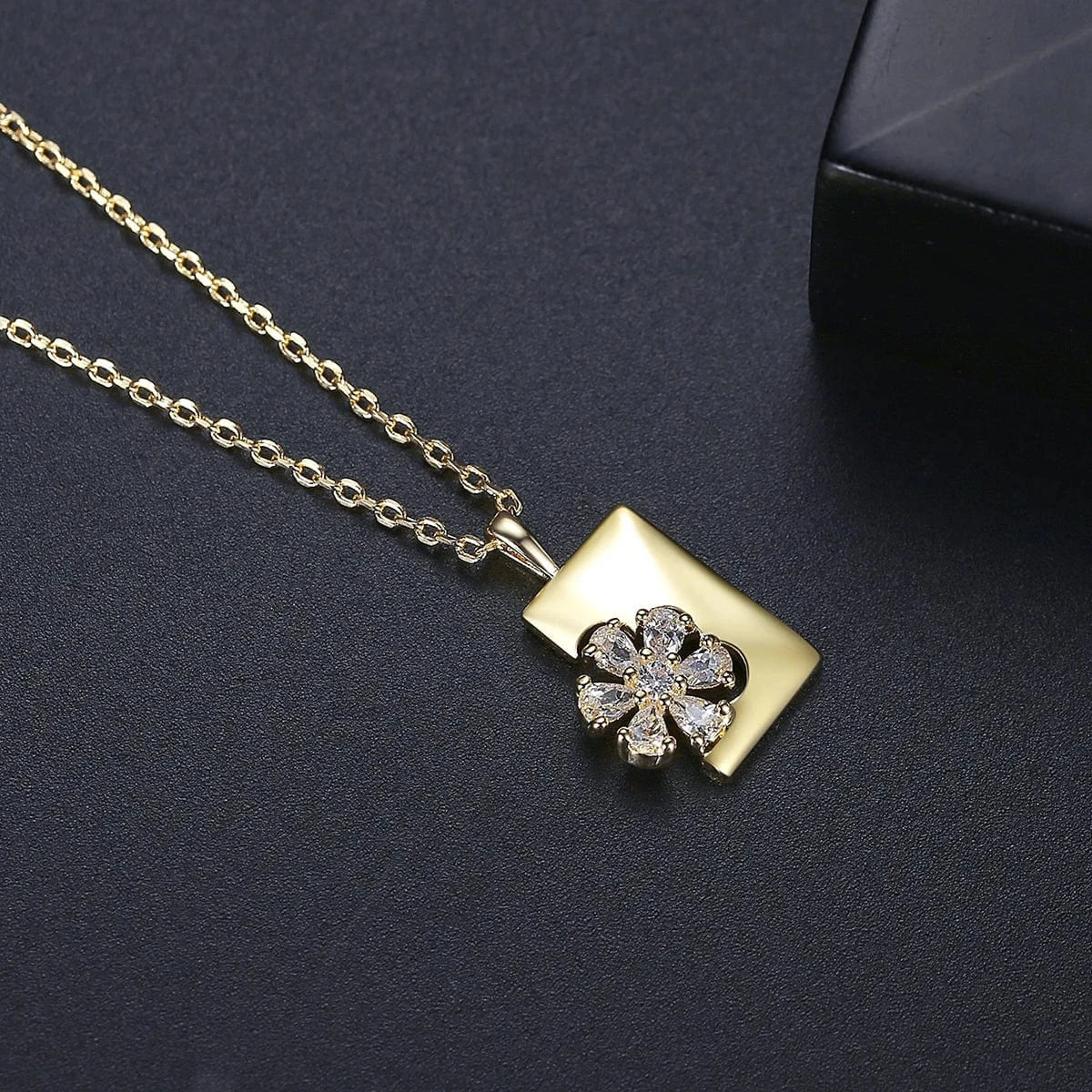 N20030312 LUOTEEMI Factory Directly Wholesale Women Flower Necklace 2022 Cubic Zirconia Pendants Necklaces