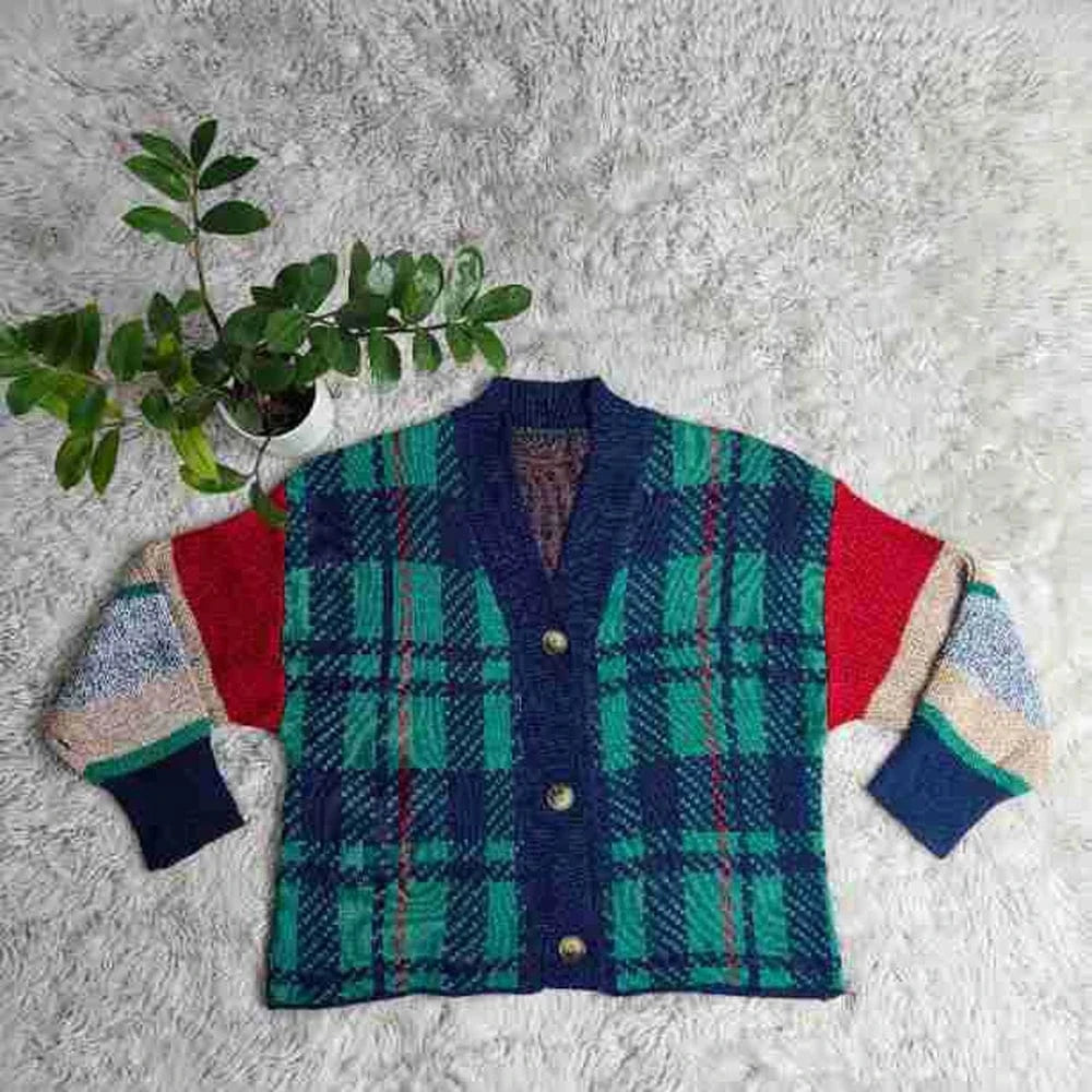 New Arrival 2024 Women Fashion Color Block Long Sleeve Drop Shoulder V Neck Knitted Sweater Cropped Loose Button Jacket Cardigan