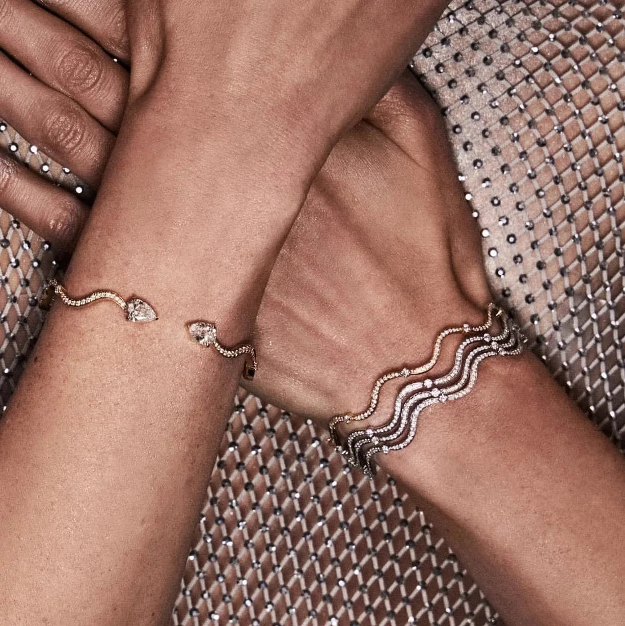 New Arrived Bling Fashion Design Women Girl Gift Party Jewelry 5A Cubic Zirconia CZ Wave Shape Bangle Bracelet