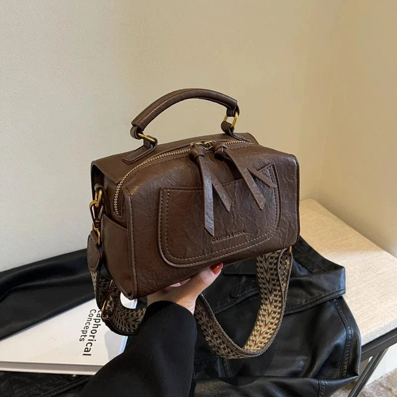 New fashion box Handbag 2024 girls Luxury handbag purse women's Trendy Design women Wide shoulder Strip bag