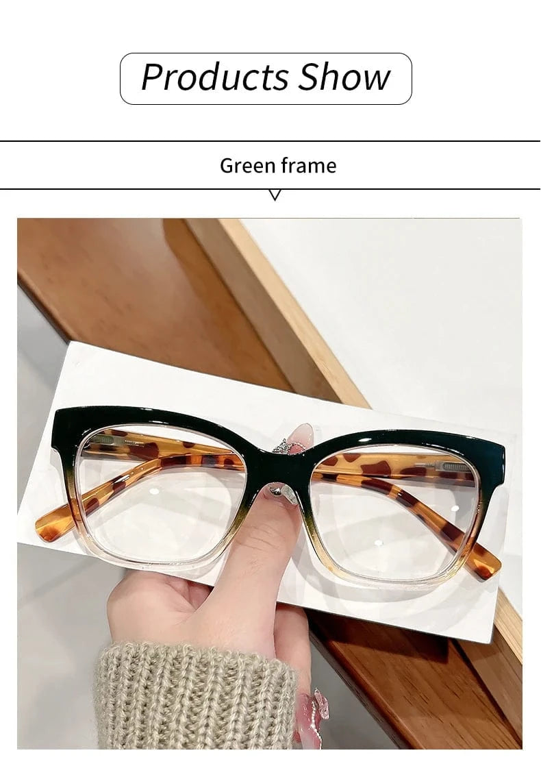 New retro classic square-framed reading glasses with gradient color matching, trendy and fashionable reading glasses