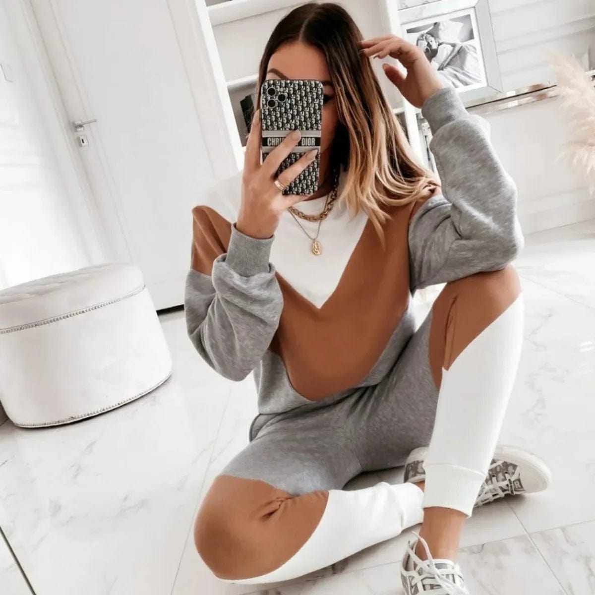 New Stylish Custom Logo Athleisure Track Suit Sweatshirt Blocking Tracksuits for Women and Jogging Sweatsuit 2 Piece Set Color