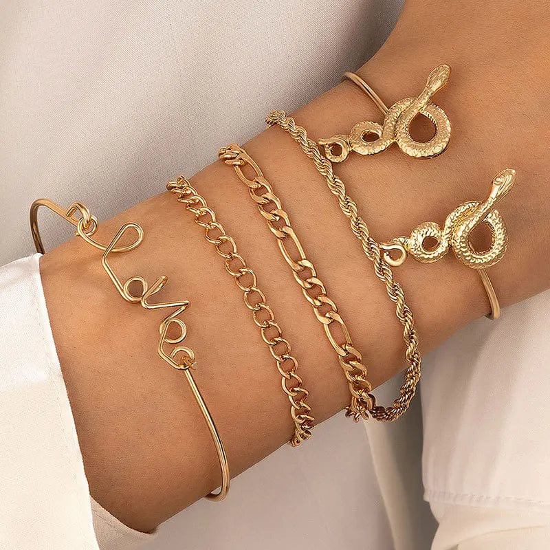 New Vintage Diamond Bracelet Simplicity And Exquisite Heart Metal Bracelet 4-Piece Set Letter Bracelet Charms Jewelry