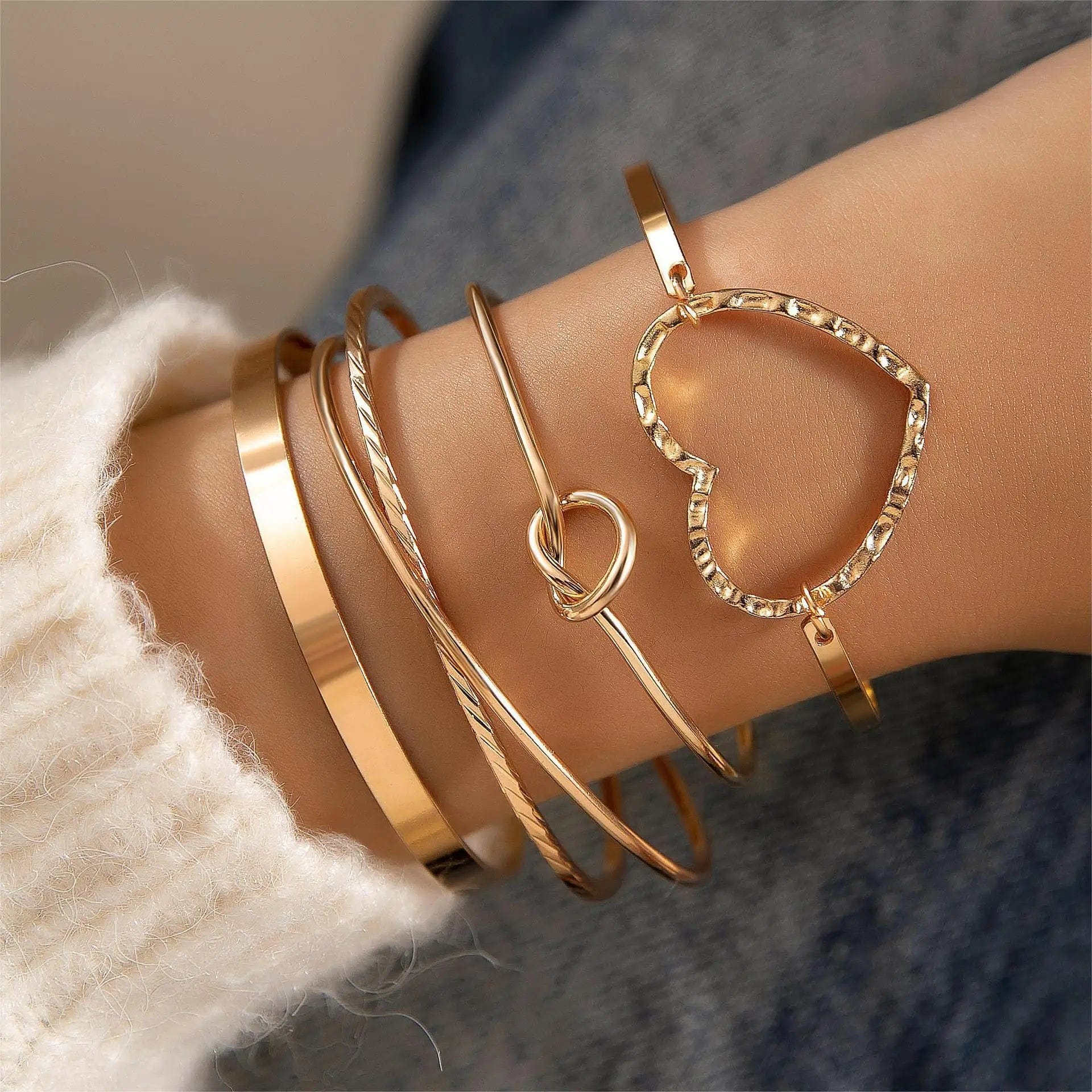 New Vintage Diamond Bracelet Simplicity And Exquisite Heart Metal Bracelet 4-Piece Set Letter Bracelet Charms Jewelry