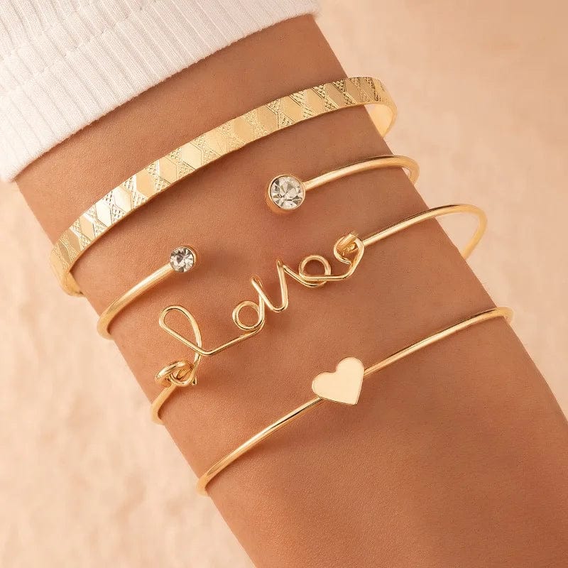 New Vintage Diamond Bracelet Simplicity And Exquisite Heart Metal Bracelet 4-Piece Set Letter Bracelet Charms Jewelry