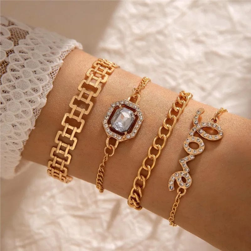New Vintage Diamond Bracelet Simplicity And Exquisite Heart Metal Bracelet 4-Piece Set Letter Bracelet Charms Jewelry