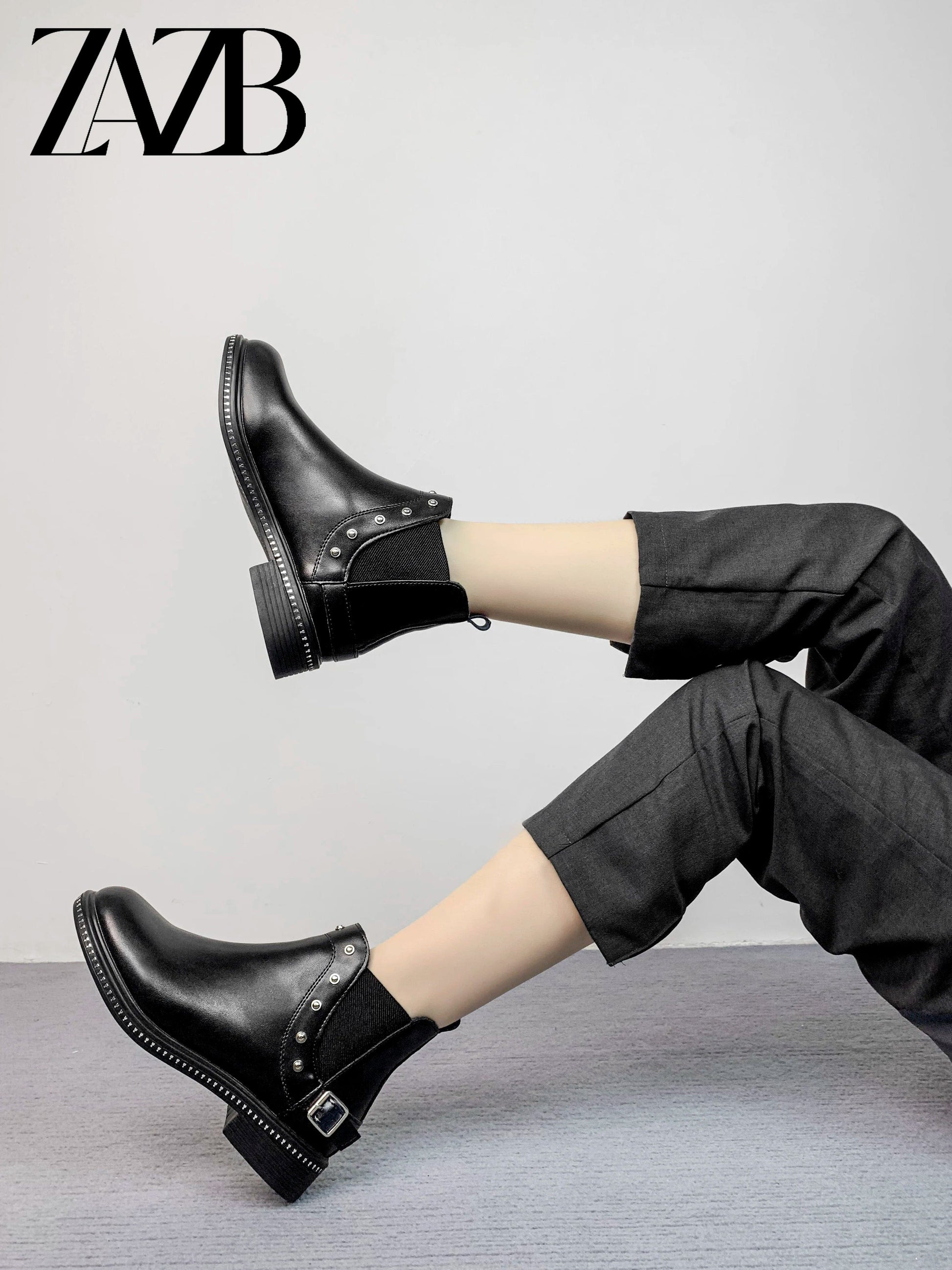 New women's shoes black rivet groove shoes flat bottomed boots Vintage thick heel Martin boots Chelsea boots