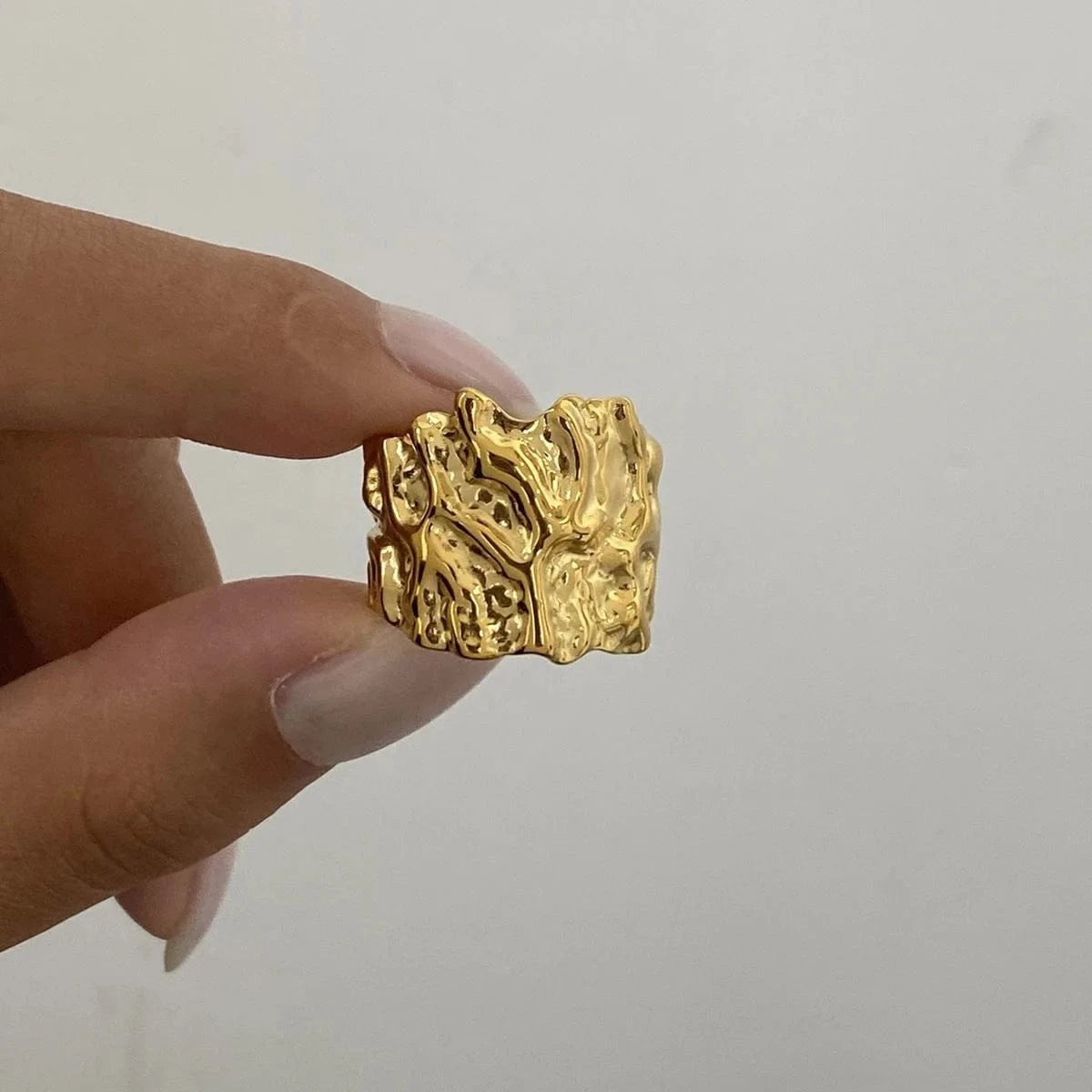 open ring / TRENDY / R2494 R2494 Design Two-tones Ring 18K PVD Gold Plated Stainless Steel  Ring Hammered Wide  Open Ring For Women