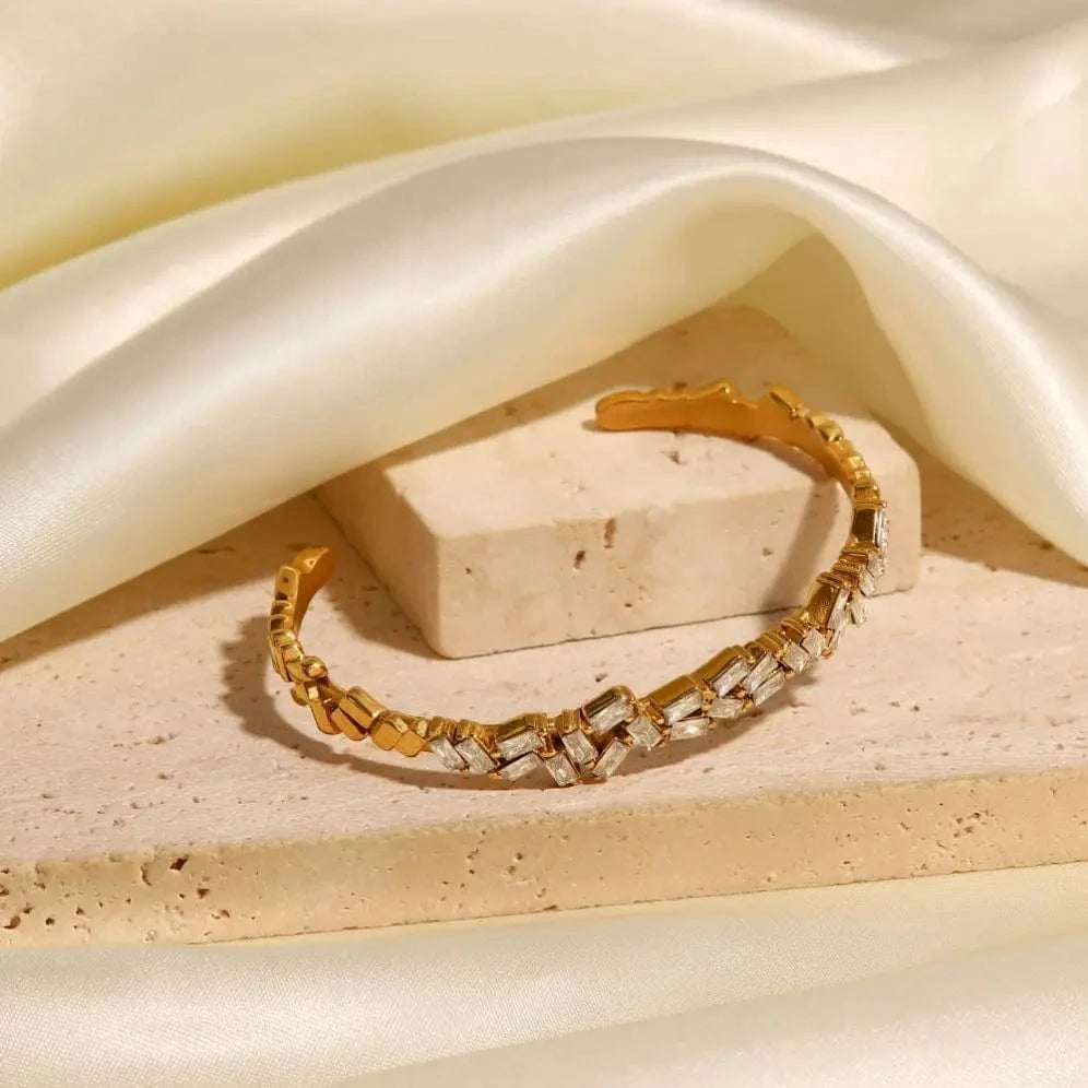 Picture / BG912 BG912 New Trendy 18k Gold Plated Stainless Steel Jewelry Party Gift Opening White Cubic Zirconia Bangles