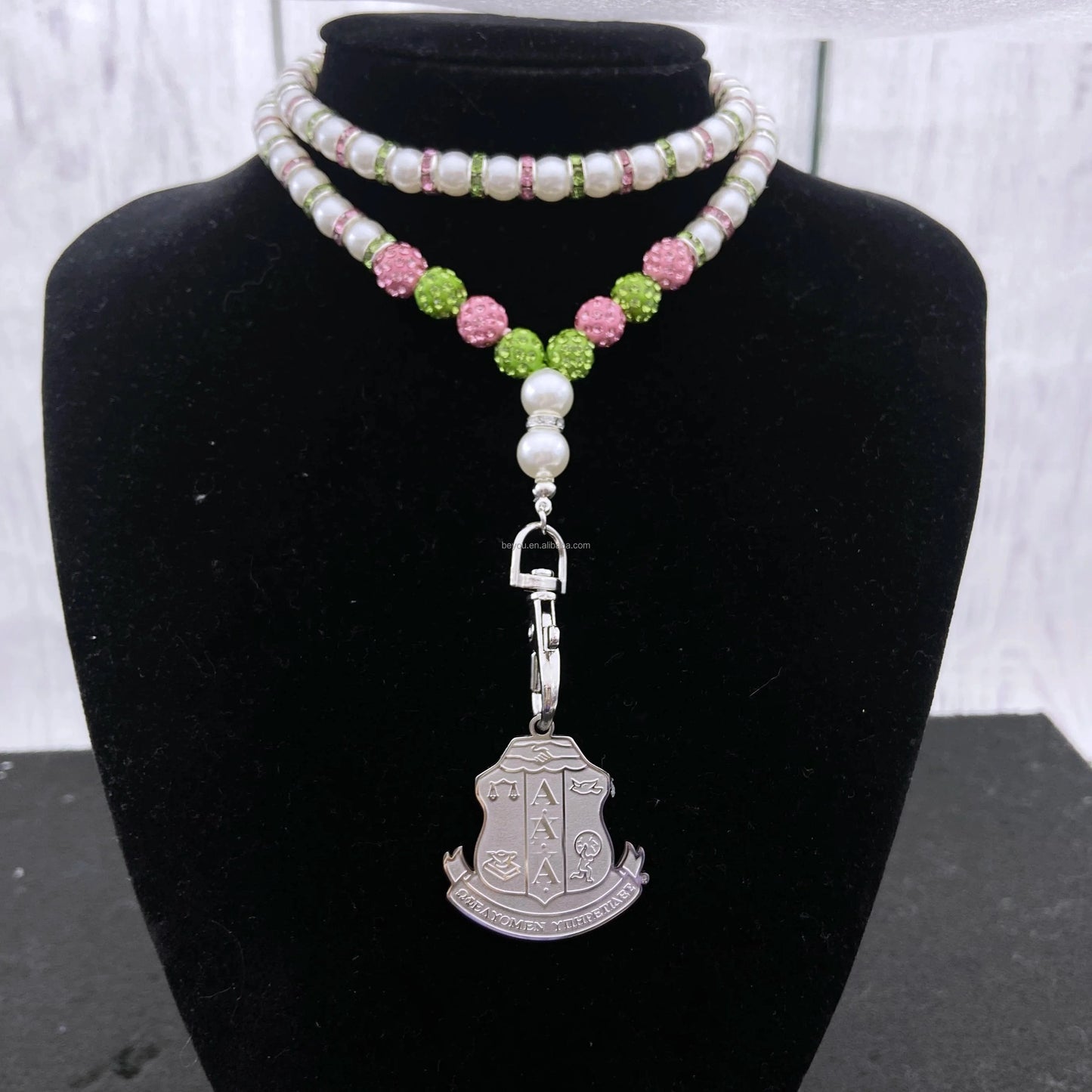 Pink Green Shining Beads White Pearl Necklace Keychain Lock Custom Stainless Steel Shield Pendant Necklace Jewelry for Women