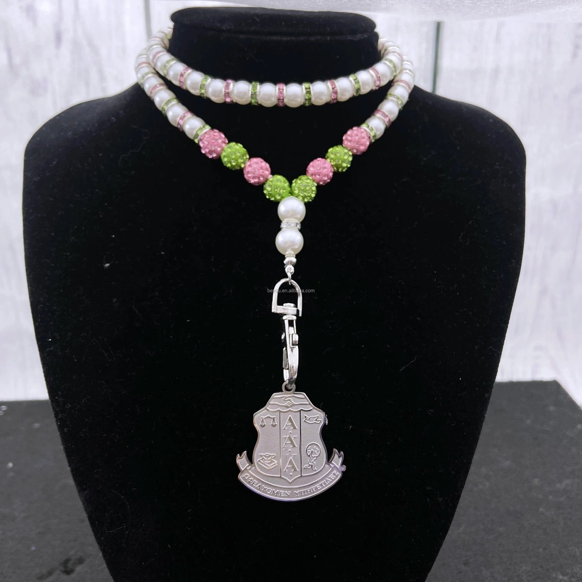 Pink Green Shining Beads White Pearl Necklace Keychain Lock Custom Stainless Steel Shield Pendant Necklace Jewelry for Women