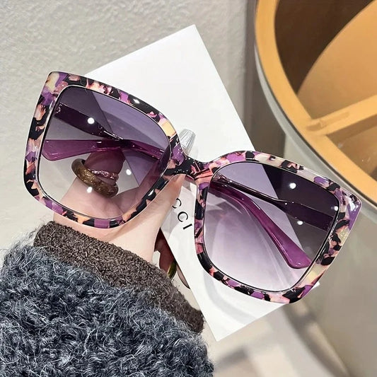 Purple 1pc Women's Large Square Frame Fashion Sunglasses - Stylish Gradient Purple Lens with Tortoiseshell Pattern