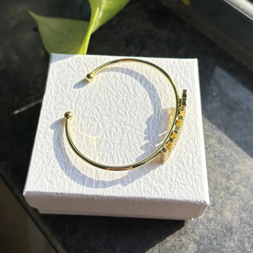 Qiuhan OEM  9mm Zircon Letter Pave Setting Copper Custom Name Bangle For Kid