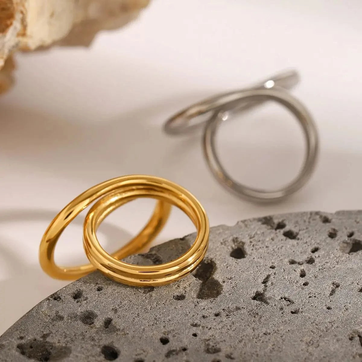 R2442 Modern Fashion 18k Gold Plated Stainless Steel Spiral Wrap Design Twisted Wire Ring