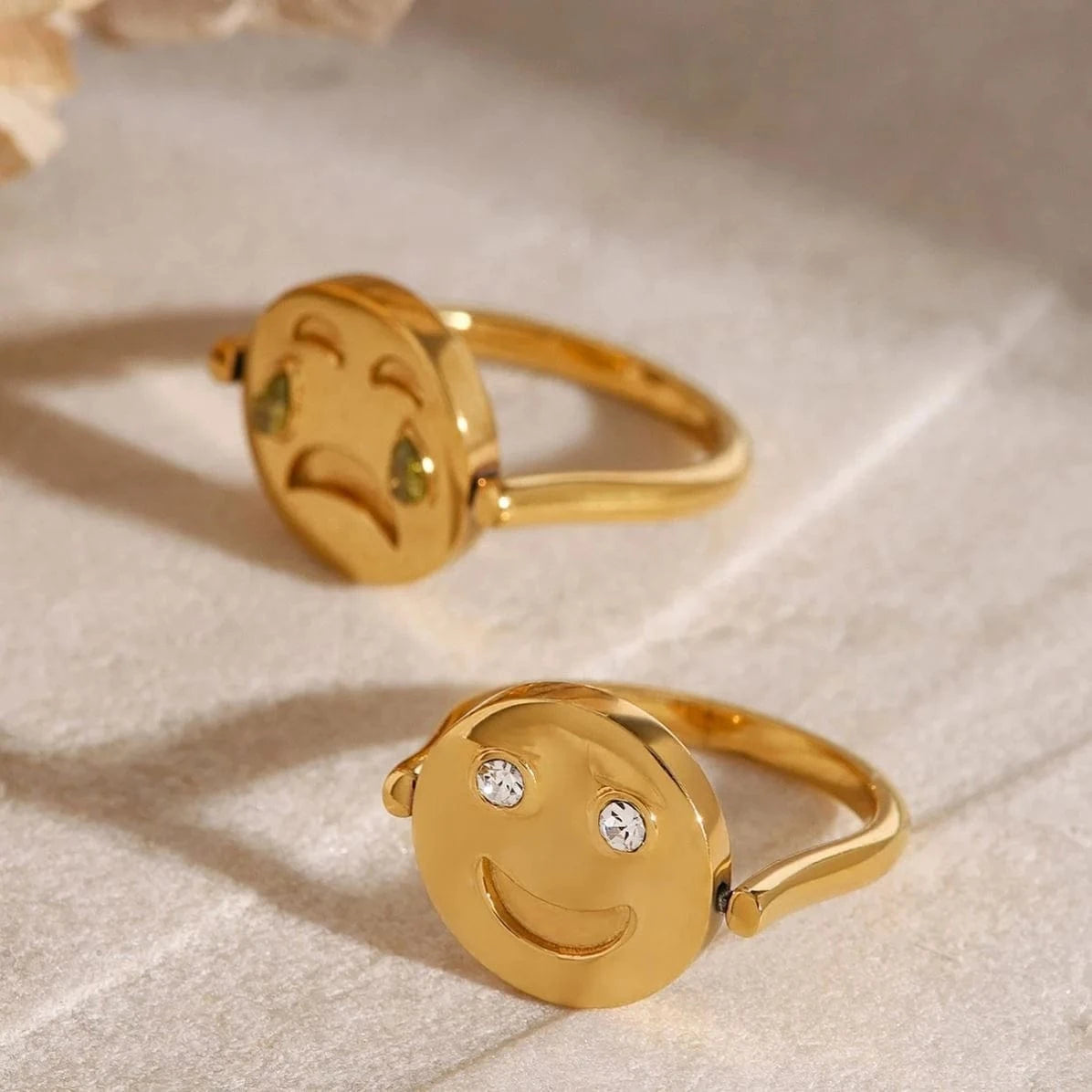 R2500 Funny Cute Stainless Steel 18K Gold Rings Reversible Round Crying Smiley Face Ring With Zirconia