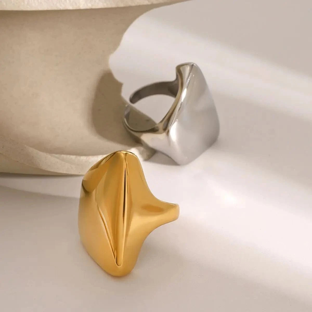 R2560 Simple Modern Stainless Steel 18K Gold Plated Women Rings Polished Trapezoid Chunky Open Rings