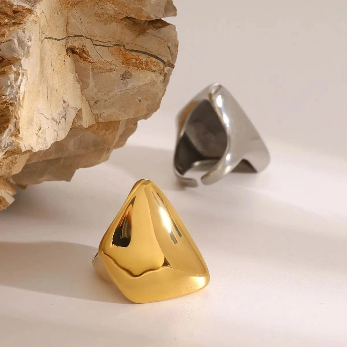 R2560 Simple Modern Stainless Steel 18K Gold Plated Women Rings Polished Trapezoid Chunky Open Rings