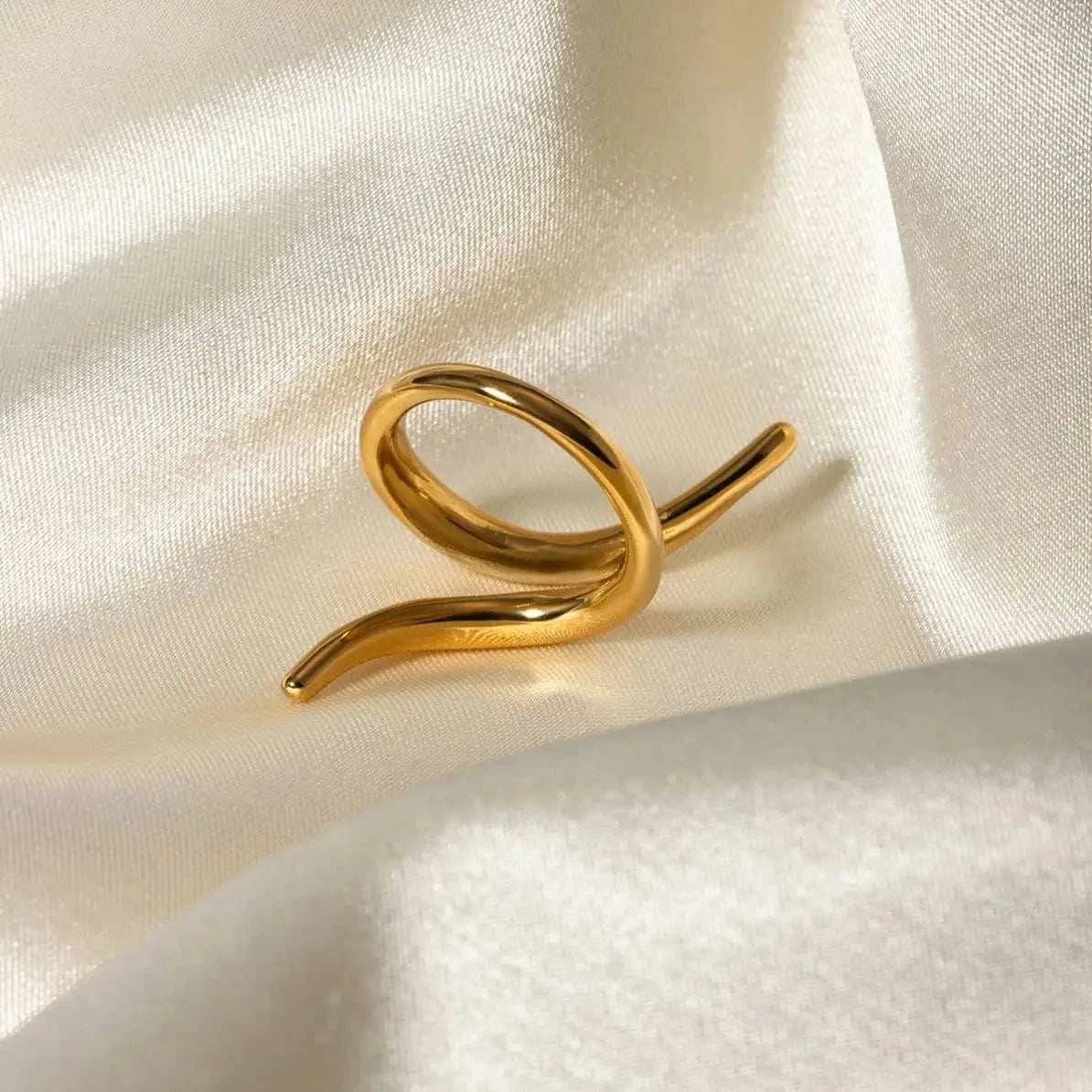 R2671 Fashion Jewelry 18K Gold Stainless Steel High Polish Smooth Twist Irregular Ring Women Daily Jewelry